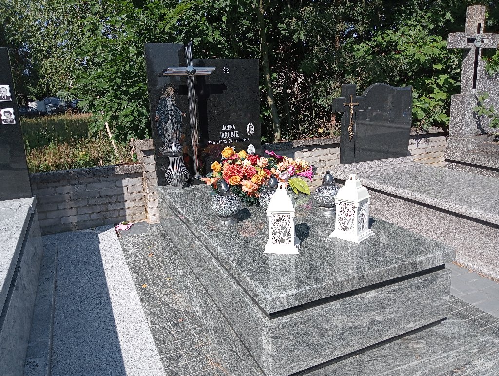Grób Janina Jakubik