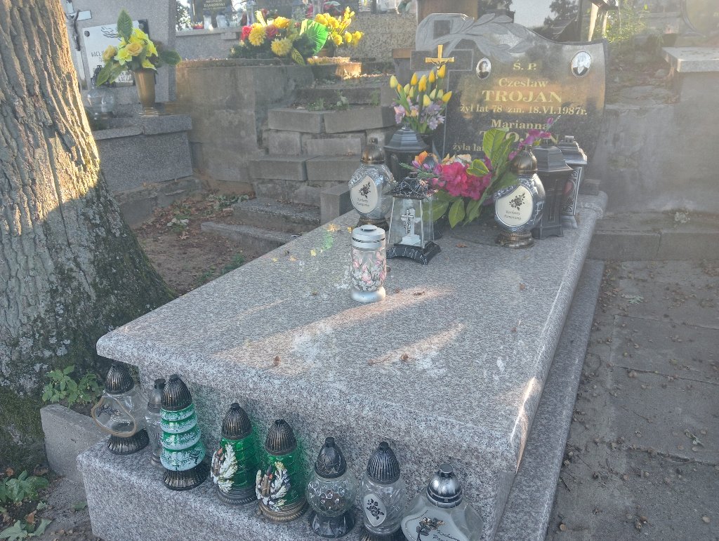 Grób Marianna Trojan