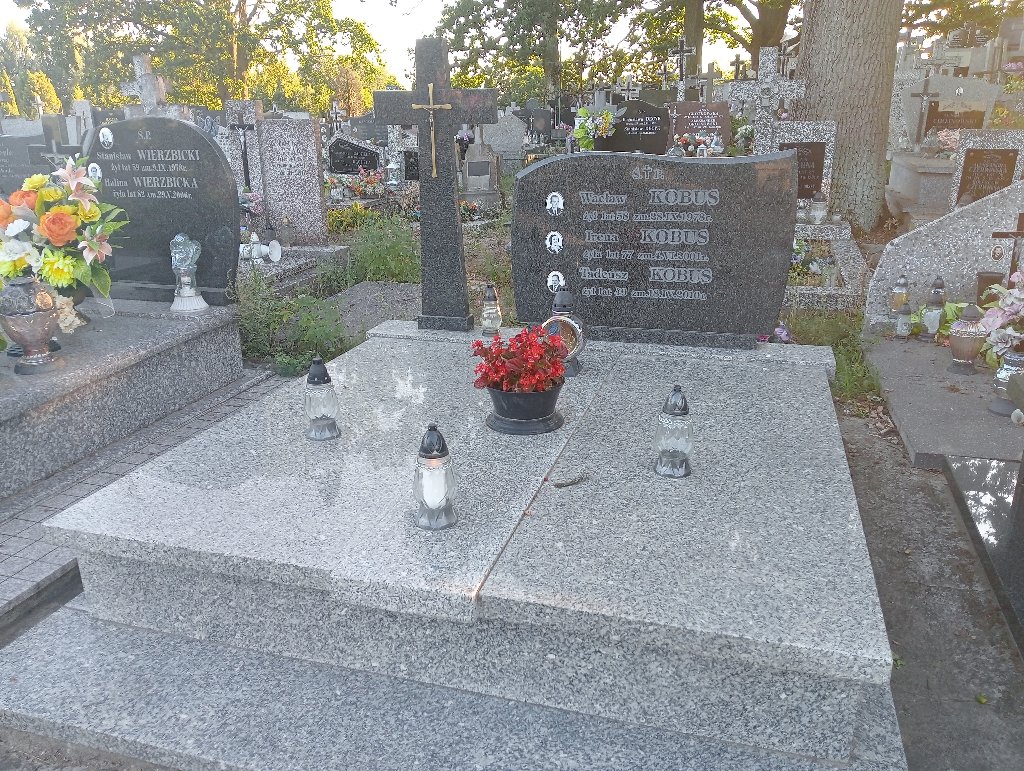 Grób Tadeusz Kobus