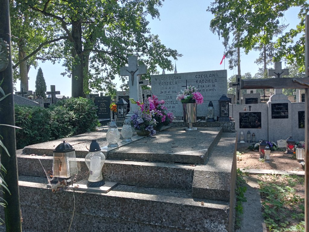 Grób Władysława Kądziela