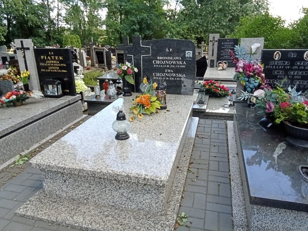 Grób Ewa Chojnowska